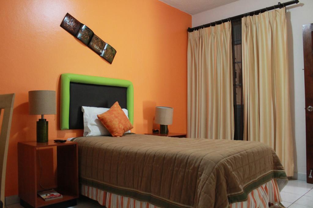 Hotel Casa Las Lomas Тегусигалпа Екстериор снимка